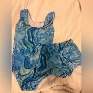 Girls Leotard with shorts, size Large